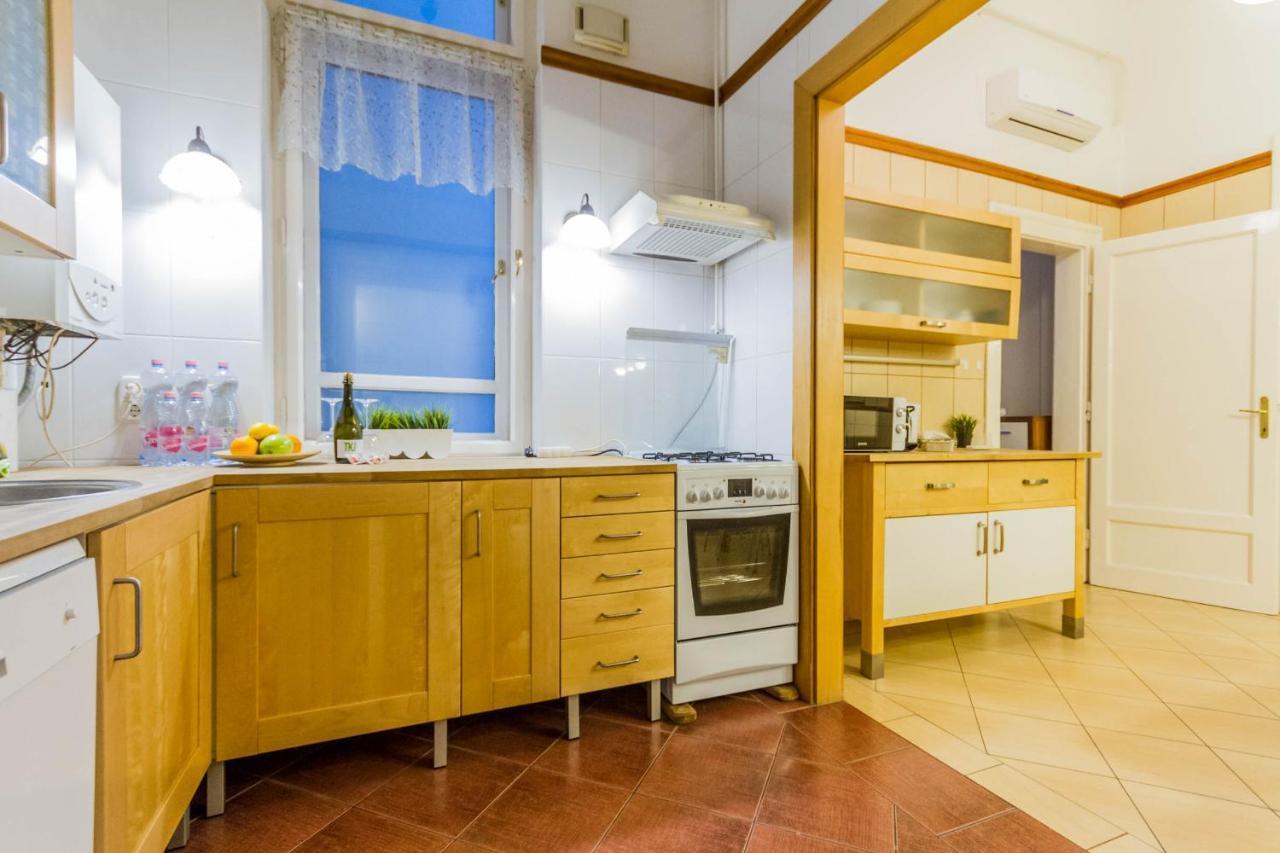 Ferienwohnung Friend Of Deak Ferenc Budapest Exterior foto