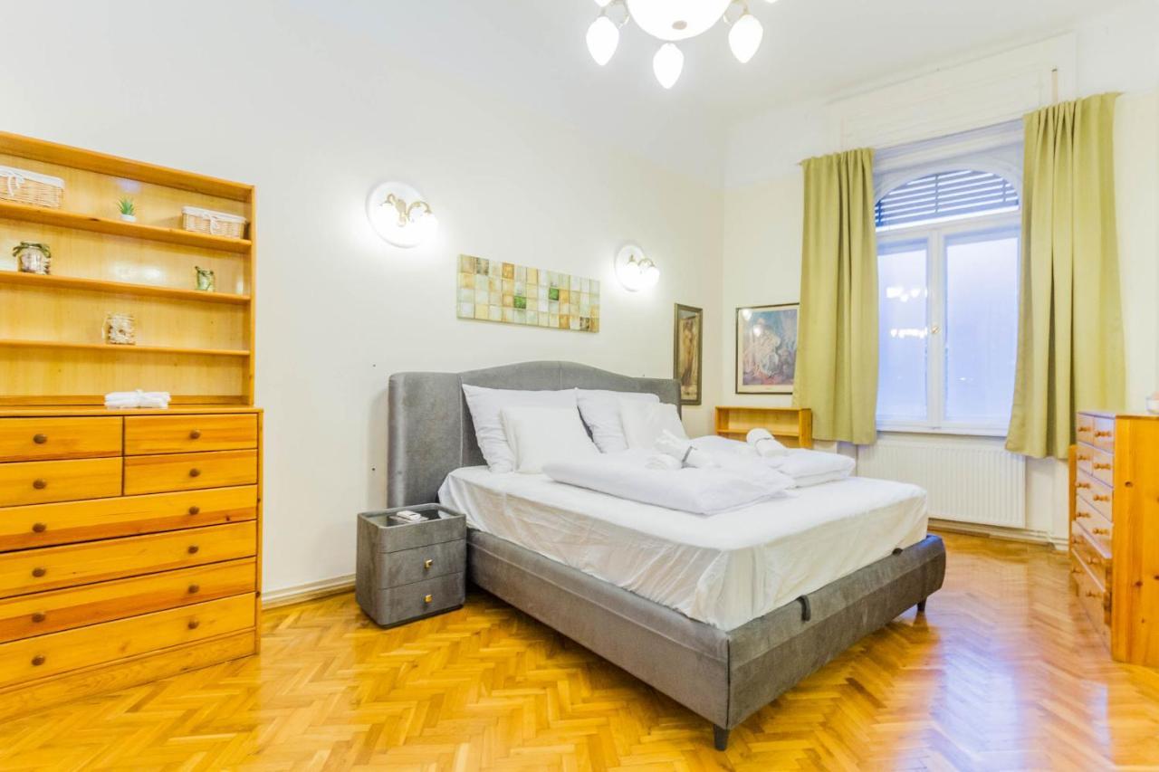 Ferienwohnung Friend Of Deak Ferenc Budapest Exterior foto