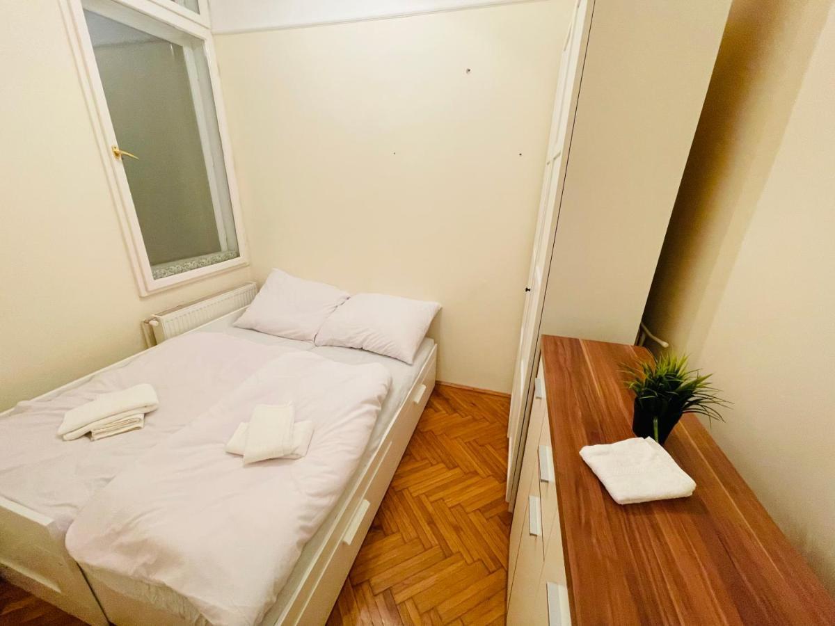 Ferienwohnung Friend Of Deak Ferenc Budapest Exterior foto