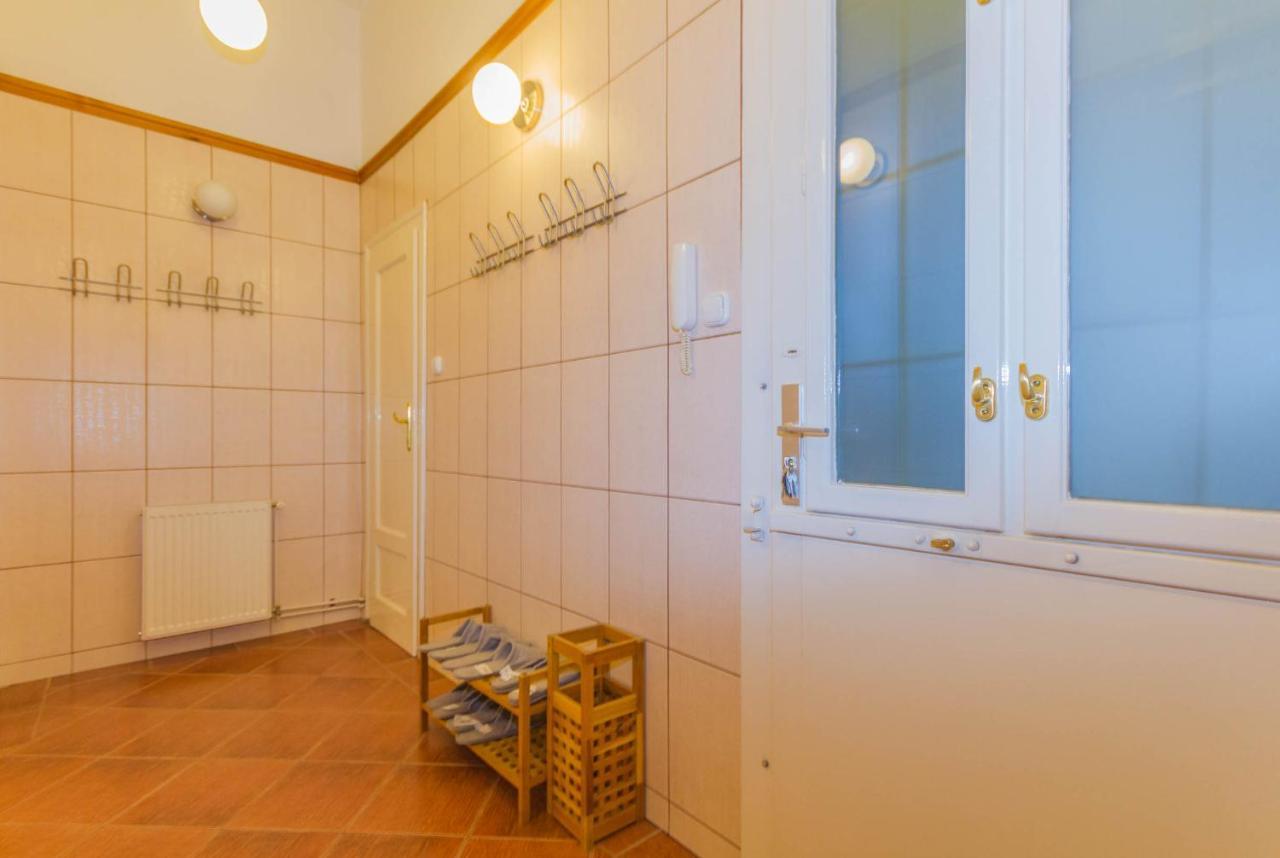 Ferienwohnung Friend Of Deak Ferenc Budapest Exterior foto